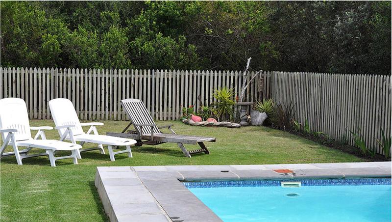 To Let 4 Bedroom Property for Rent in Keurbooms River Western Cape